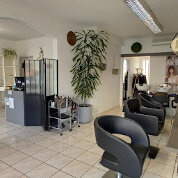 Photo n°2 de Avenue73 Thouars - Coiffeur à Thouars (Salon de coiffure)