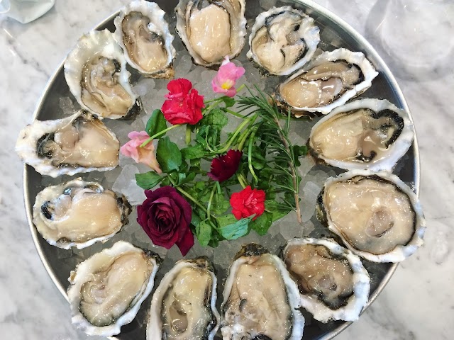 Hank's Oyster Bar