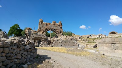 1001 Kilise Mahalaç Şapeli (Mahalac Chapel)