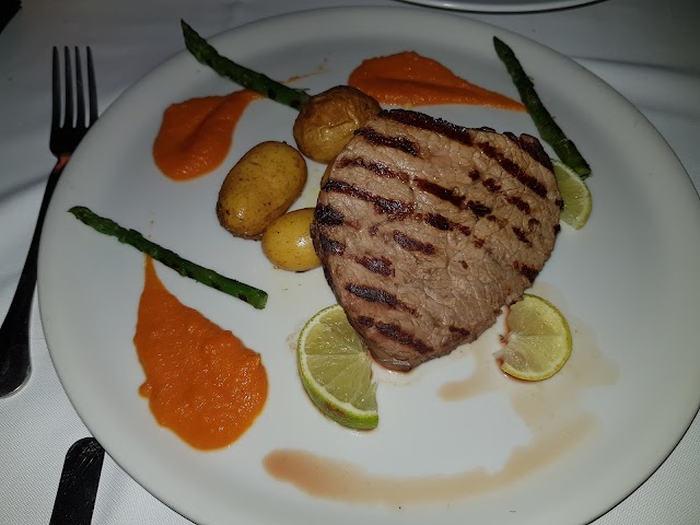 Lofaki Cafe Restaurant Theatre