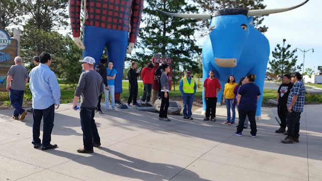 Paul Bunyan & Babe the Blue Ox Statues