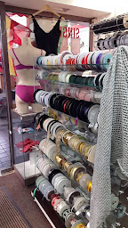 Photo n°5 de Créafil Mercerie Laine - retoucherie - réparateur de machine à coudre à Montigny-le-Bretonneux (Magasin de laine)