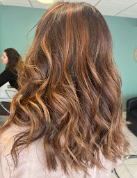 Photo n°28 de Coiffure by Isa à Smarves (Salon de coiffure)