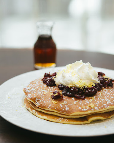 Four Seasons Hotel Toronto by null