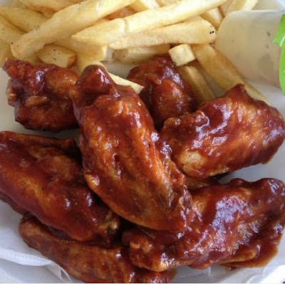 Photos of Mac Land Wings & More