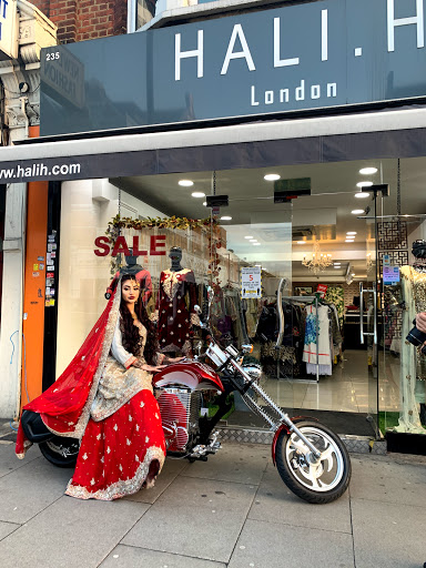 Hali.H - Visual