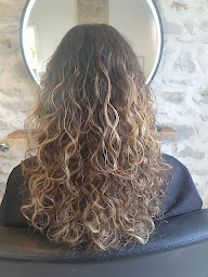 Photo n°5 de Le Cosy by Cindy à Montpezat (Salon de coiffure)