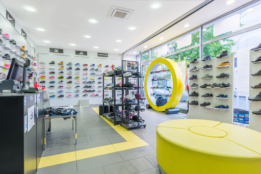 S2 Sneakers Specialist Saint-Gratien - Thumbnail