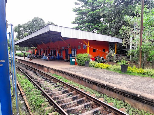 Pilimathalawa Railway Station, Author: Magalan siva