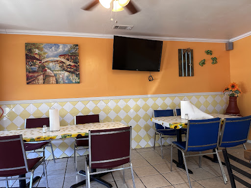 Pollo Cachuchon - Visual