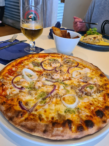 Comments and reviews of La Famiglia