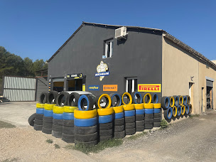 Photo n°3 de FAST PNEU ET SERVICES à Caveirac (Mécanicien)