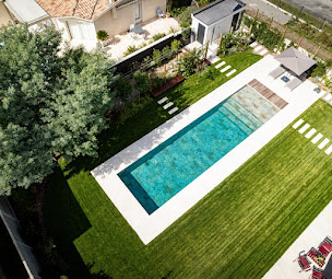 Photo n°6 de Pisciniste Poitiers - Piscines de France (86) - Construction de piscine à Neuville-de-Poitou (Service d'analyse de l'eau)