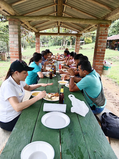 Restaurante El Buensazon De Mogotes