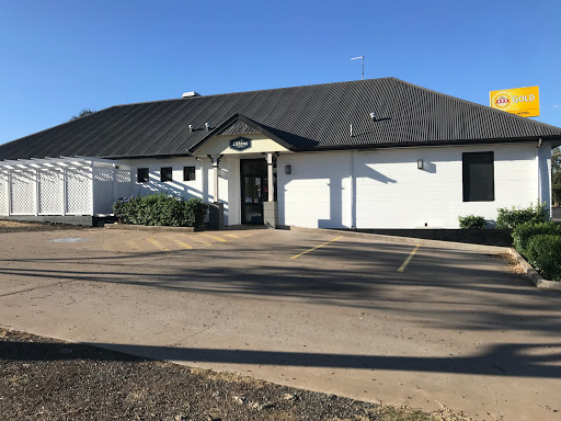 Downs Hotel - Visual