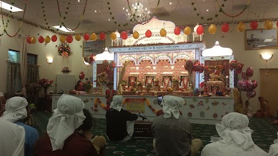 Sheetal Dham (Shri Paramhans Advait Mat Hindu Temple)