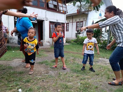 Photos of tugu pertigaan lansot