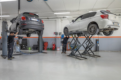 Officina Orange Car - Thumbnail