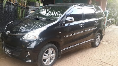 Photos of Gawin's Rental Car