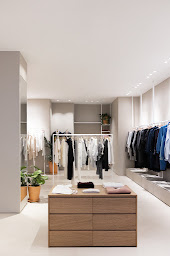 Photo n°3 de American Vintage à Biarritz (Magasin de vêtements)