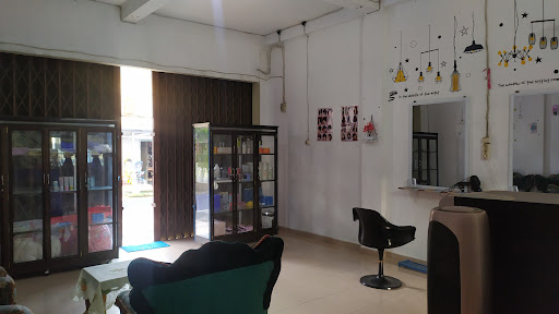 Ester salon