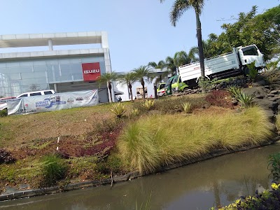Photos of Isuzu