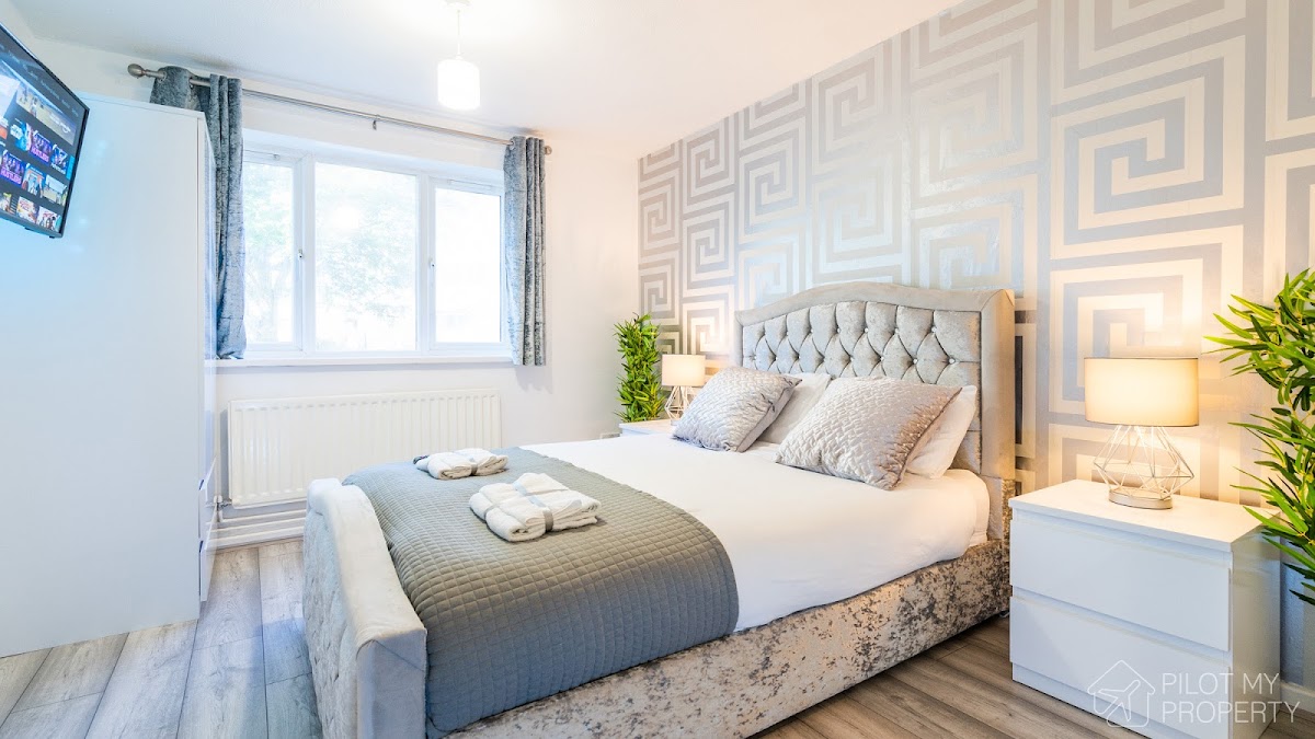 PILOT MY PROPERTY (r) | Short Let Management Company