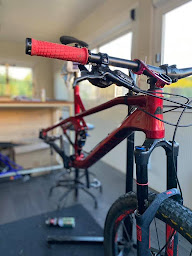 Photo n°3 de K-Bike Services à Moidieu-Détourbe (Magasin de réparation de vélos)