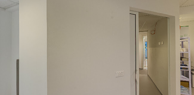 Broj telefona POLIKLINIKA MEŠTER