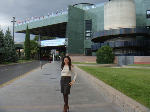 Dra. Lesley Muñoz, Especialista en Obesidad y Delgadez