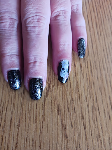 Cindy's Nail Addiction - Thumbnail