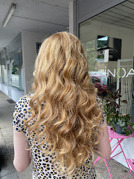 Photo n°1 de Corinne Simon à Sallanches (Salon de coiffure)