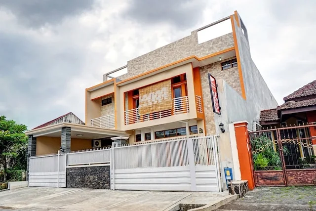 OYO 90383 Avisha Guest House Syariah