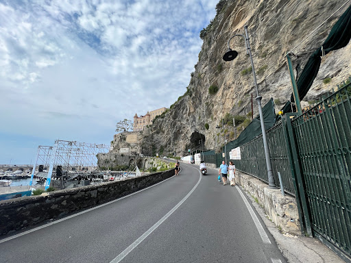 La Grotta Parcheggio Gallery - Italy