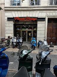 Photo n°20 de planete vintage casques center à Marseille (Magasin de pièces et d'accessoires pour motos)
