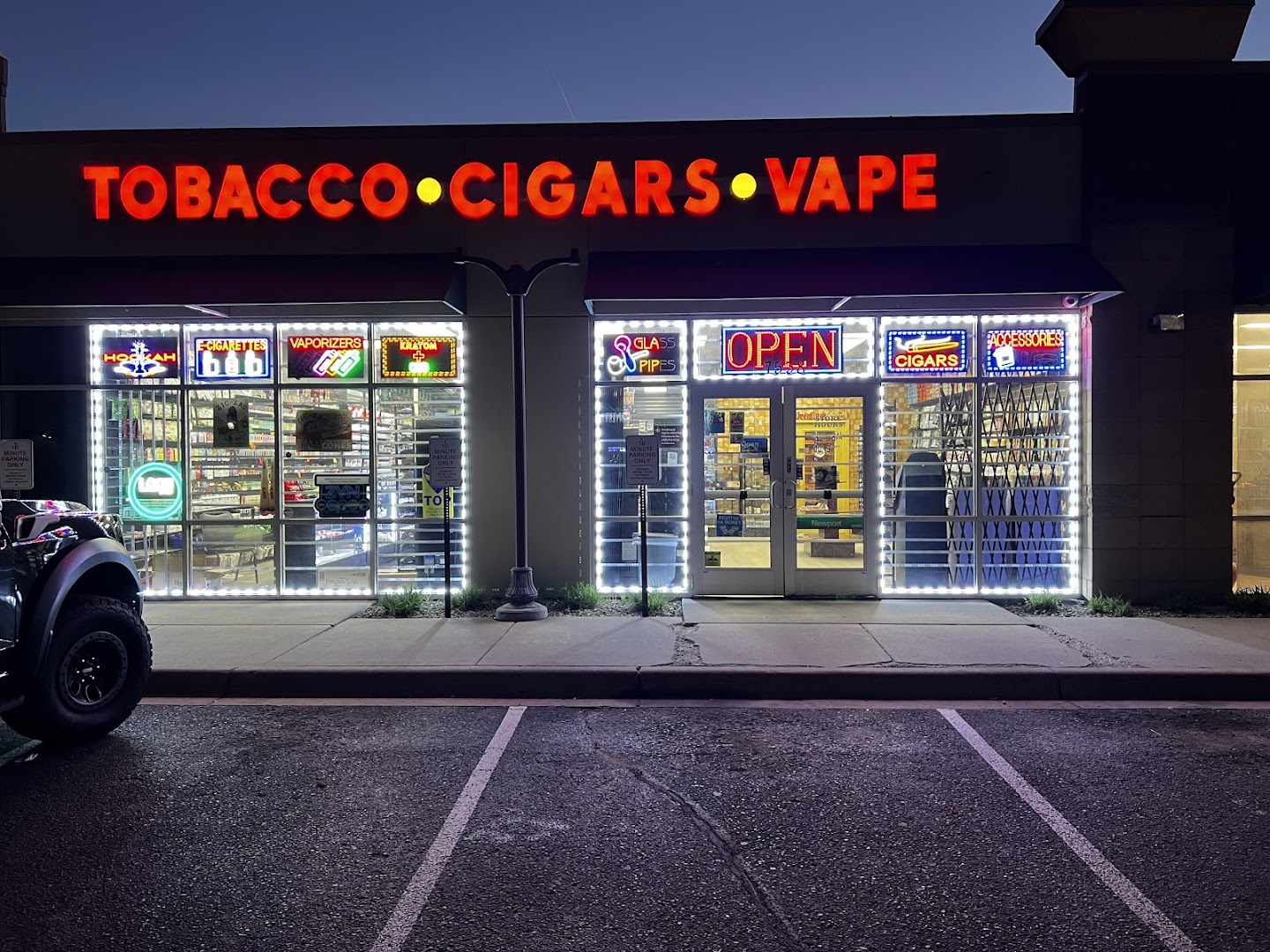 Quebec AM smoke shop photo 2