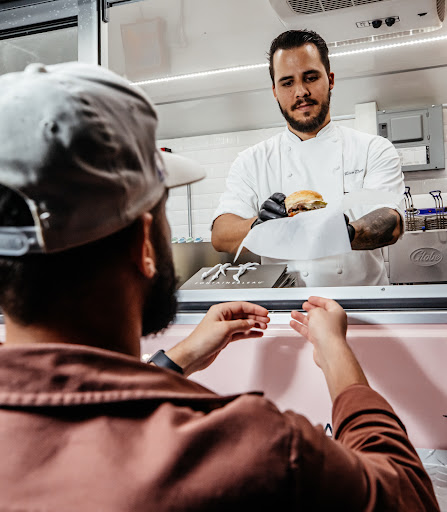 Fontainebleau Food Truck - Thumbnail