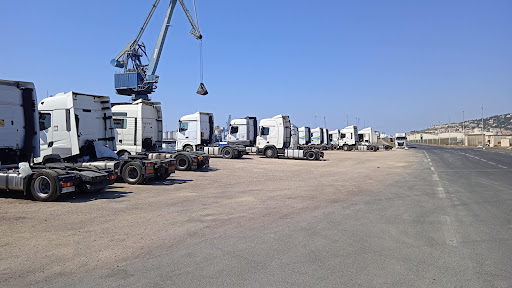 Parking turkish trucks - Thumbnail