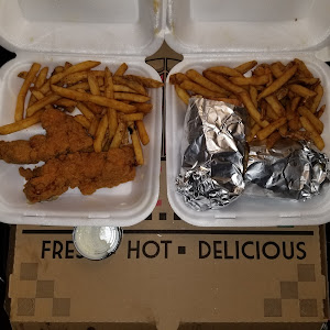 Howieluv's pizza wings and subs photo