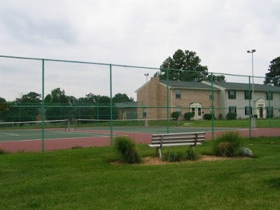 Photos of Williamsburg on the Lake Apartments in Valparaiso