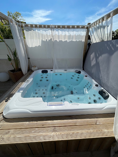 Photo de Spa Alina à Arpajon-sur-Cère (15130)