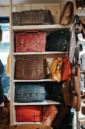 Photo n°9 de Le Cuir du Voyageur Honfleur à Honfleur (Magasin de maroquinerie)