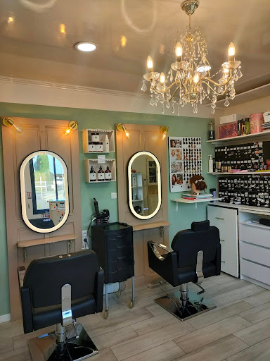 France hair make-up - Thumbnail