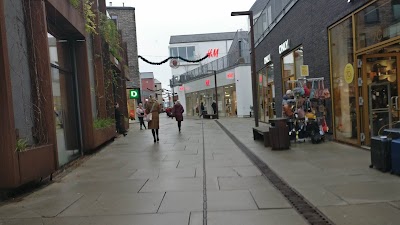 Deichmann , Zealand(+45 88 91 77) Denmark