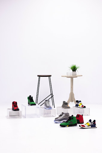 Strawberry Kicks - Visual
