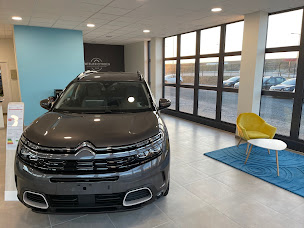 Photo n°2 de PEUGEOT - CDP AUTOMOBILES à Chasseneuil-du-Poitou (Concessionnaire Peugeot)