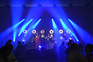 Photo n°3 de STUDIO 2 SARL : sonorisation, Loiret, Orleans, Bourges, éclairage, location vidéoprojecteur, à Olivet (Service de location de matériel de soirée)