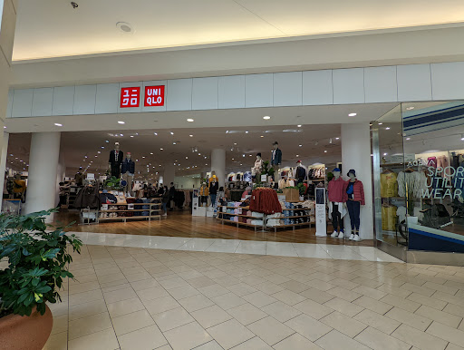 UNIQLO Hillsdale - United States