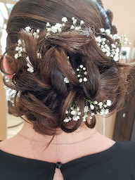 Photo n°3 de Tête en l'hair à Le (Salon de coiffure)