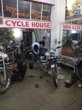 Royal Enfield - Agra Motor Cycle House, Author: Joel Chacko Saji